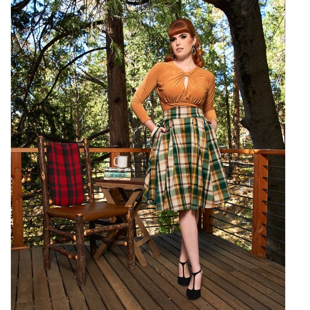 ☘️Dreams🧚‍♀️ ISO PinUp Girl Clothing Skirt